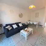 Appartement Beaux Climatisés - 3 Pièces - Espaces Extérieurs - Parking - Proche Hyères