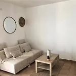 Appartement Beaux Climatisés - 3 Pièces - Espaces Extérieurs - Parking - Proche Hyères