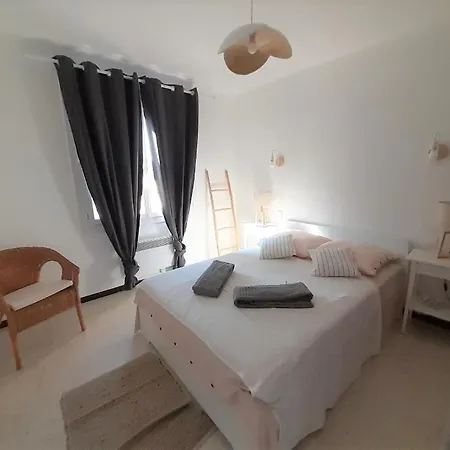 Apartament Beaux Climatises - 3 Pieces - Espaces Exterieurs - Parking - Proche Hyères