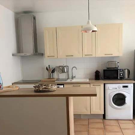 Beaux Climatises - 3 Pieces - Espaces Exterieurs - Parking - Proche * Ιέρ