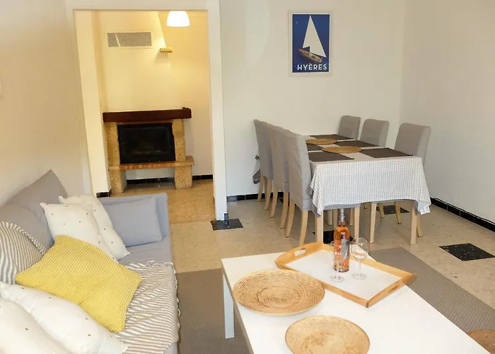 Beaux Climatises - 3 Pieces - Espaces Exterieurs - Parking - Proche * Ιέρ