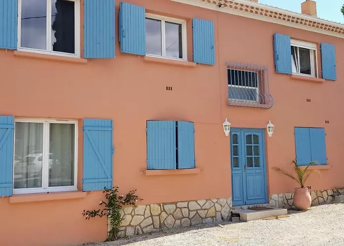 Beaux Climatises - 3 Pieces - Espaces Exterieurs - Parking - Proche * Ιέρ