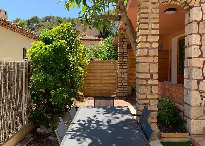 Beaux Climatises - 3 Pieces - Espaces Exterieurs - Parking - Proche