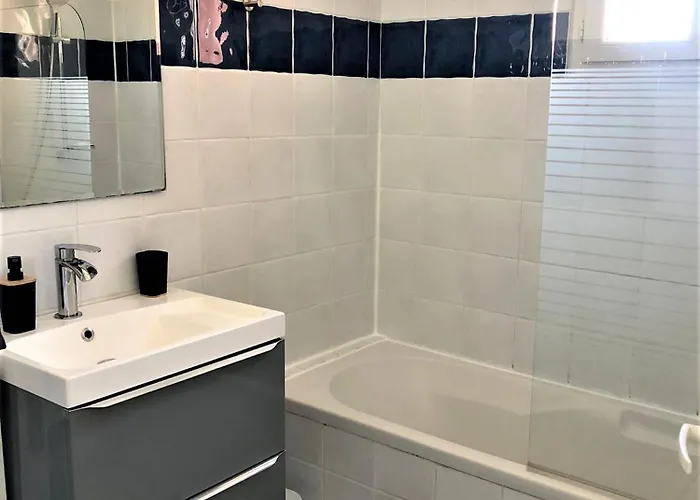 Διαμέρισμα Beaux Climatises - 3 Pieces - Espaces Exterieurs - Parking - Proche Ιέρ