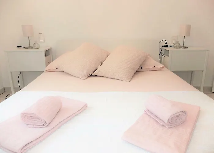 Beaux Climatises - 3 Pieces - Espaces Exterieurs - Parking - Proche *