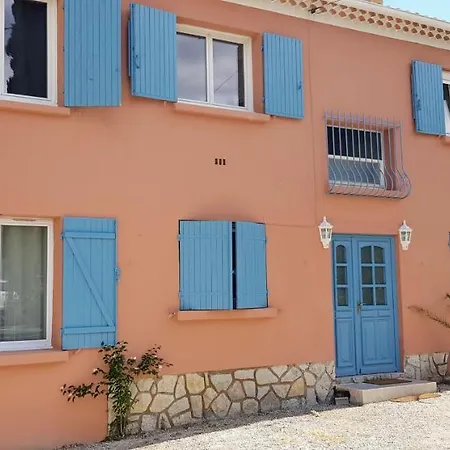 Beaux Climatises - 3 Pieces - Espaces Exterieurs - Parking - Proche * Ιέρ