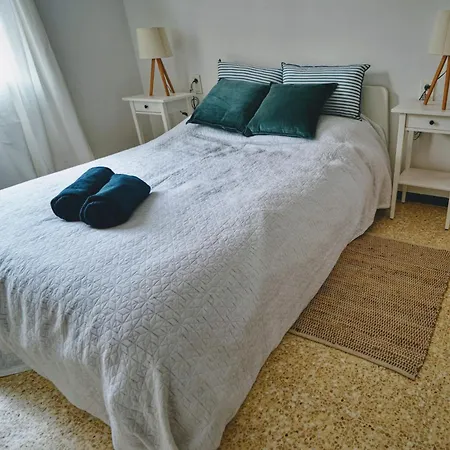 Beaux Climatises - 3 Pieces - Espaces Exterieurs - Parking - Proche Appartement *