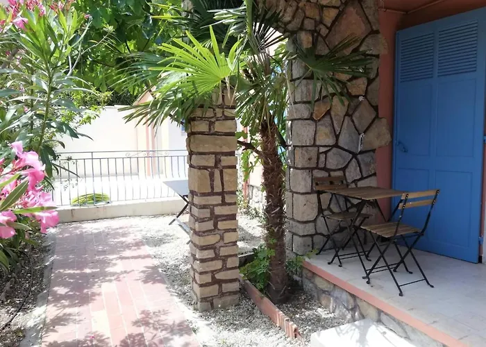 Beaux Climatises - 3 Pieces - Espaces Exterieurs - Parking - Proche 公寓 耶尔