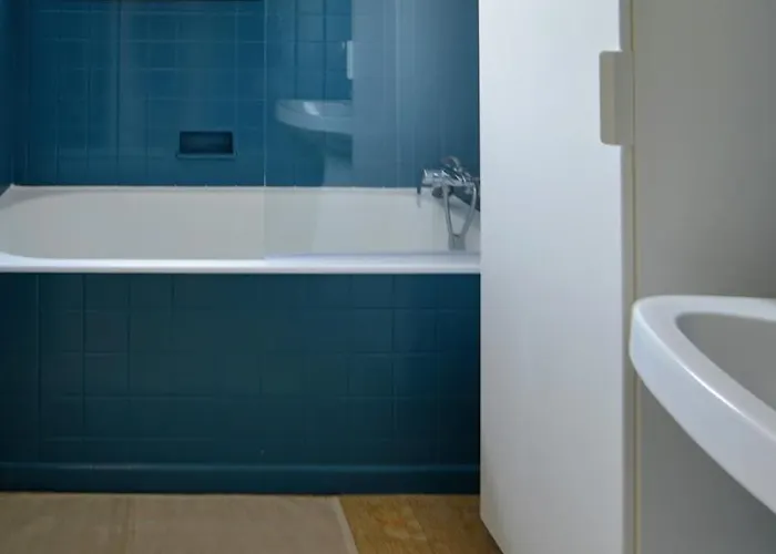 Beaux Climatisés - 3 Pièces - Espaces Extérieurs - Parking - Proche